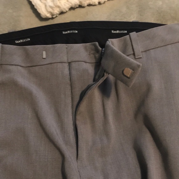 VanHeusen 34x32 pants. - Picture 4 of 4